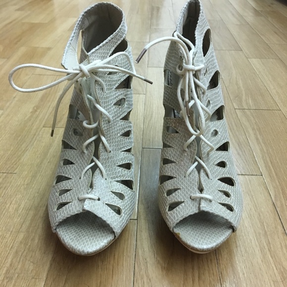 NWOT WET SEAL Heels - Picture 4 of 10